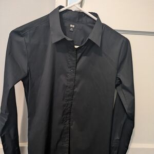 Uniqlo Women's Black Blouse